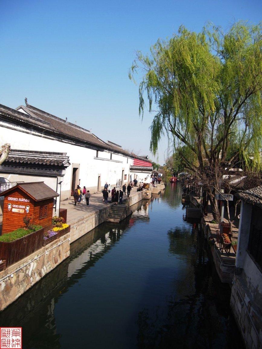 逃离废弃的建筑